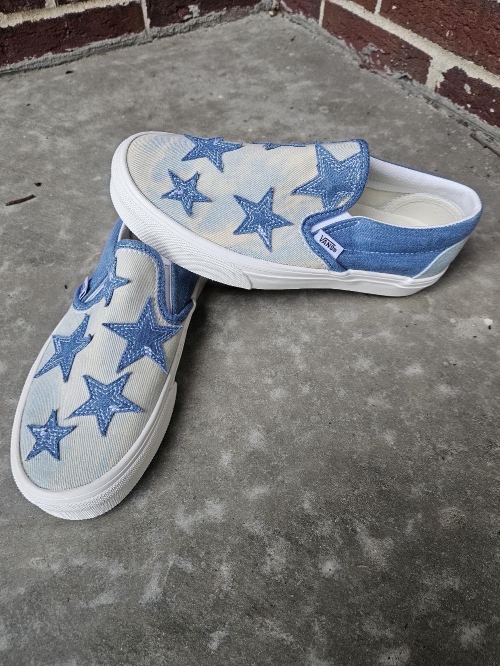 NWOT Vans Unisex Slip-On Sneakers